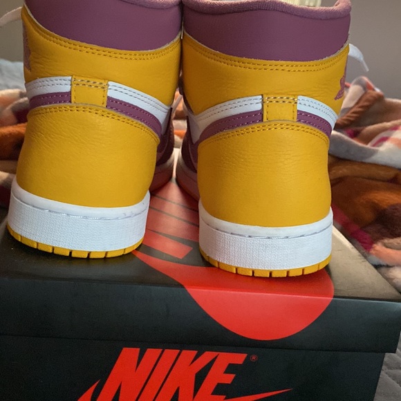 Missing the purlple laces - Picture 4 of 4